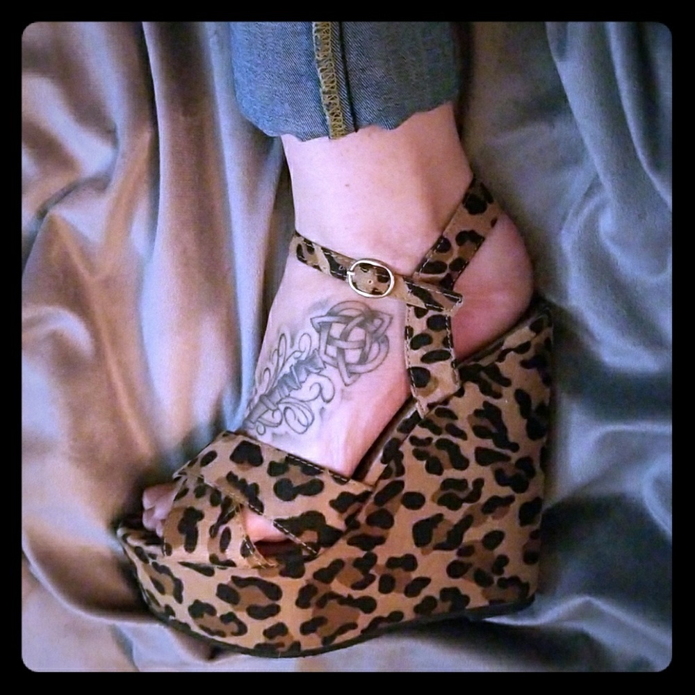 Leapard wedges 6"